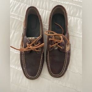 Size 8 women’s, Sperry